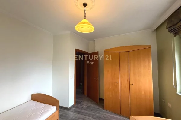 Shtepi me qera Apartament ne Tirane, 2+1, Mobilimi E mobiluar, Pagesa 1,100  Euro.