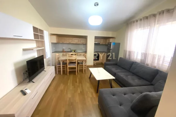 Shtepi me qera 2+1 ne Tirane - 600 Euro