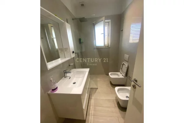 Shtepi me qera Apartament ne Tirane, 2+1, Mobilimi E mobiluar, Pagesa 600  Euro.