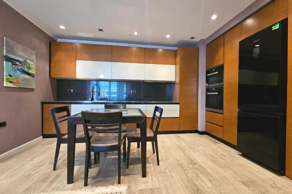 Shtepi ne shitje Apartament ne Tirane, 3+1, Mobilimi E mobiluar, Pagesa 299,900  Euro.