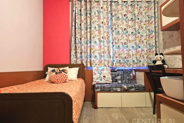 Shtepi ne shitje Apartament ne Tirane, 3+1, Mobilimi E mobiluar, Pagesa 299,900  Euro.