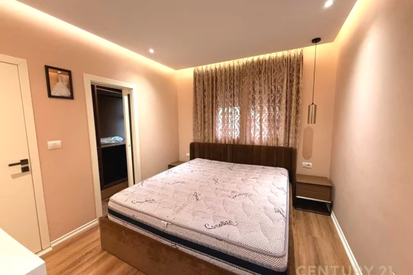 Shtepi me qera Apartament ne Tirane, 2+1, Mobilimi E mobiluar, Pagesa 1,000  Euro.