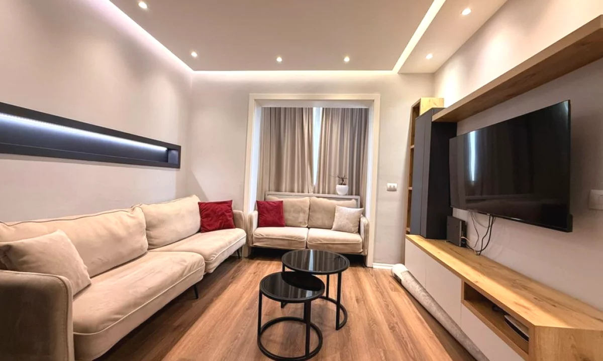 Shtepi me qera Apartament ne Tirane, 2+1, Mobilimi E mobiluar, Pagesa 1,000  Euro.