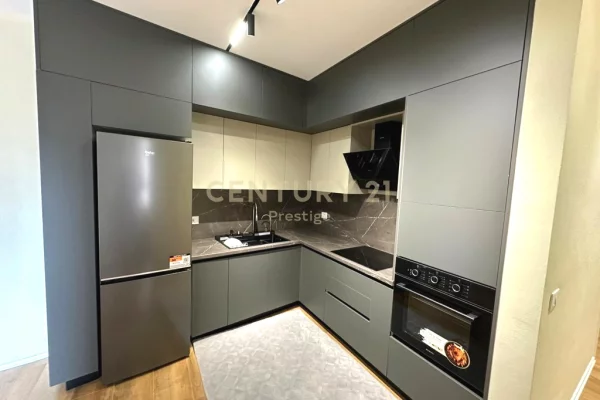 Appartamento in vendita a Tirana 1+1, Arredato