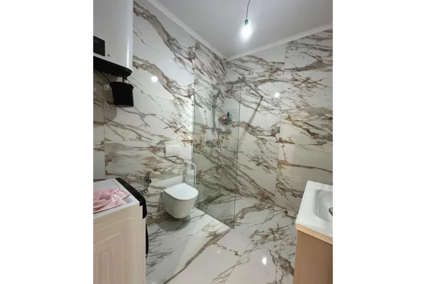 Appartamento in vendita a Tirana 1+1, Arredato