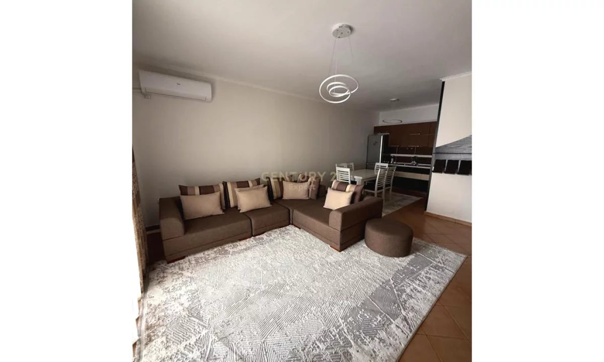 Shtepi me qera Apartament ne Tirane, 2+1, Mobilimi E mobiluar, Pagesa 500  Euro.