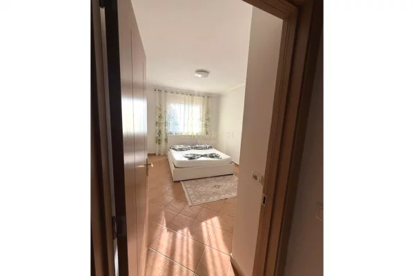 Shtepi me qera Apartament ne Tirane, 2+1, Mobilimi E mobiluar, Pagesa 500  Euro.