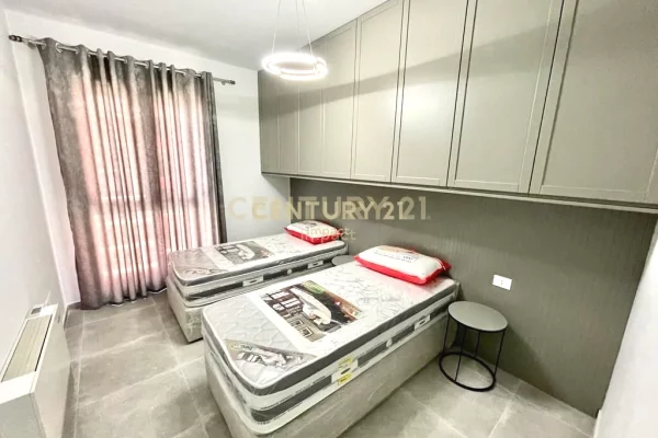 Appartamento in vendita a Tirana 2+1, Arredato