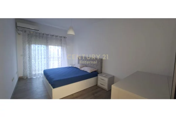 Shtepi me qera Apartament ne Tirane, 3+1, Mobilimi E mobiluar, Pagesa 1,300  Euro.
