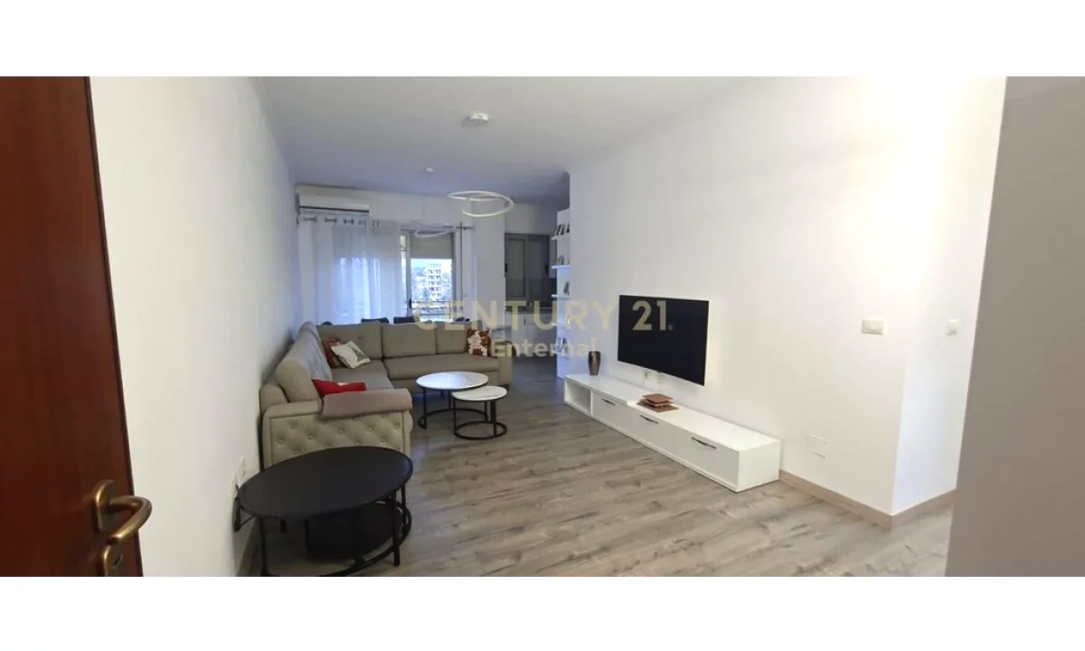 Shtepi me qera Apartament ne Tirane, 3+1, Mobilimi E mobiluar, Pagesa 1,300  Euro.