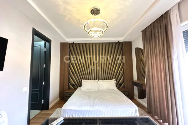 Appartamento in affitto a Tirana 2+1, Arredato