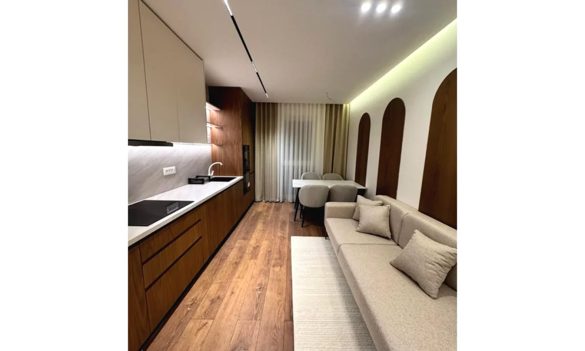 Appartamento in affitto a Tirana 2+1, Arredato