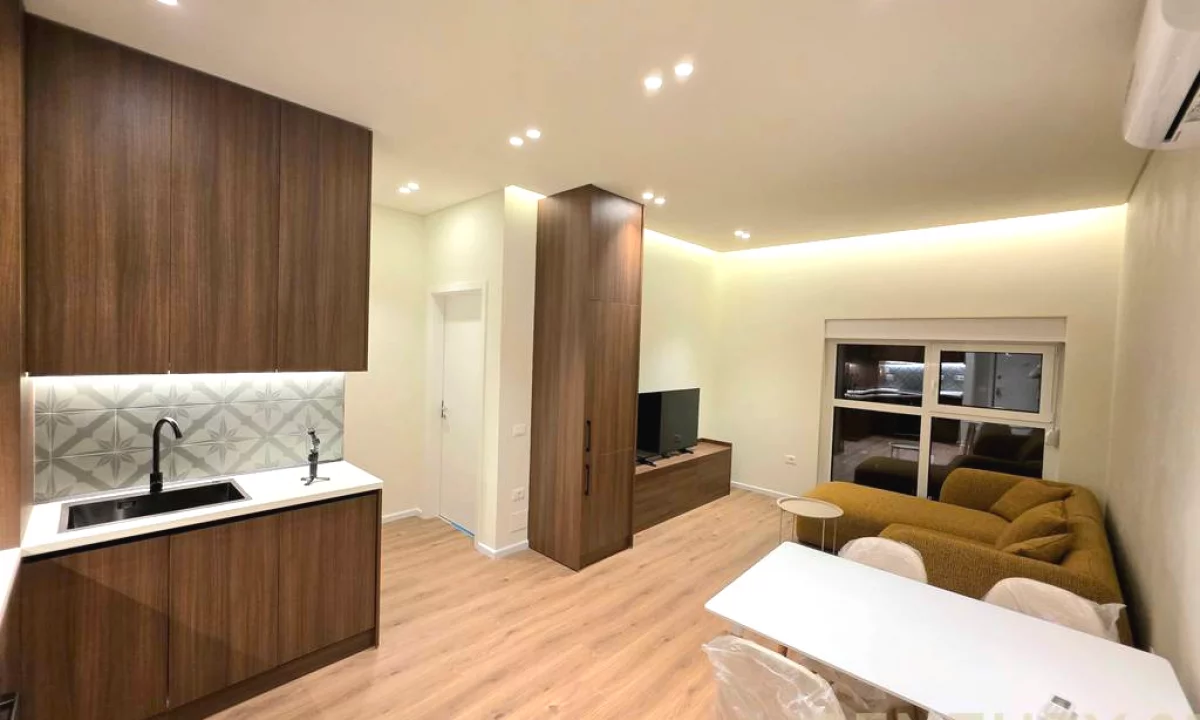 Appartamento in affitto a Tirana 1+1, Arredato