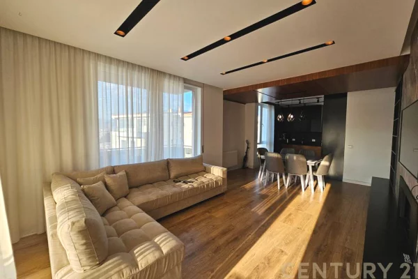 Shtepi me qera Apartament ne Tirane, 3+1, Mobilimi E mobiluar, Pagesa 1,000  Euro.