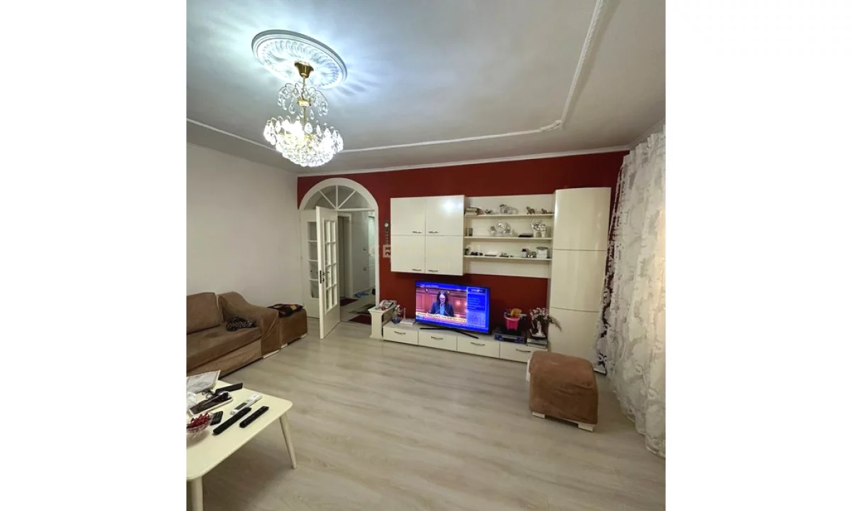 Shtepi me qera Apartament ne Tirane, 2+1, Mobilimi E mobiluar, Pagesa 800  Euro.