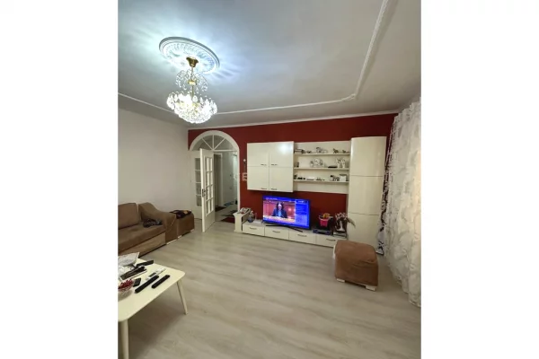 Myslym Shyri - Jepet me qera 2+1+kuzhine e vecuar+verande