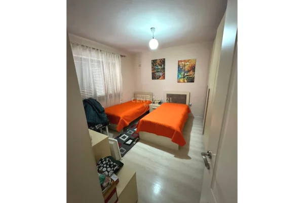Shtepi me qera Apartament ne Tirane, 2+1, Mobilimi E mobiluar, Pagesa 800  Euro.