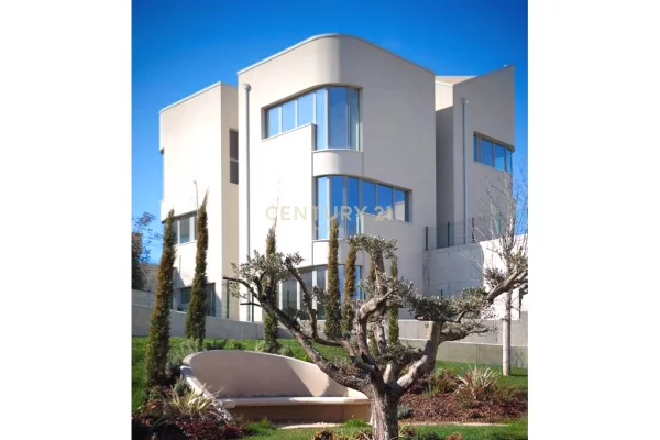 Appartamento in vendita a Tirana 2+1, Vuoto