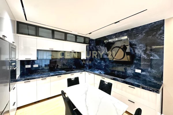 Appartamento in affitto a Tirana 2+1, Arredato