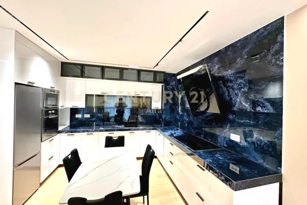 Appartamento in affitto a Tirana 2+1, Arredato