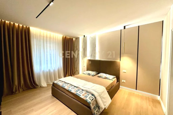 Appartamento in affitto a Tirana 2+1, Arredato