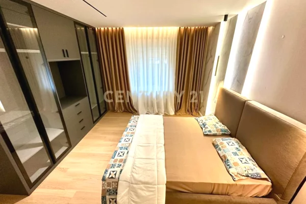 Appartamento in affitto a Tirana 2+1, Arredato