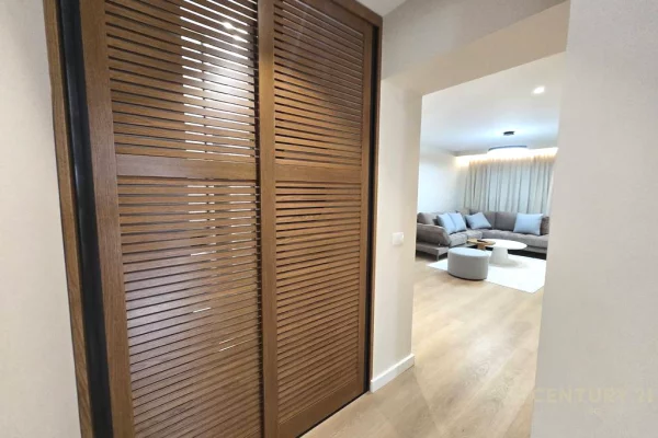 Appartamento in affitto a Tirana 2+1, Arredato