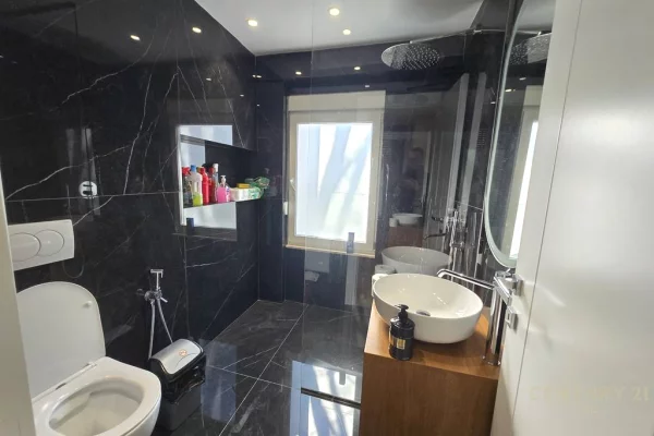 Appartamento in affitto a Tirana 2+1, Arredato