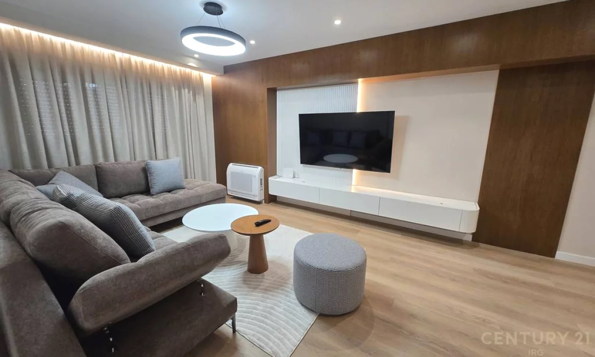 Appartamento in affitto a Tirana 2+1, Arredato