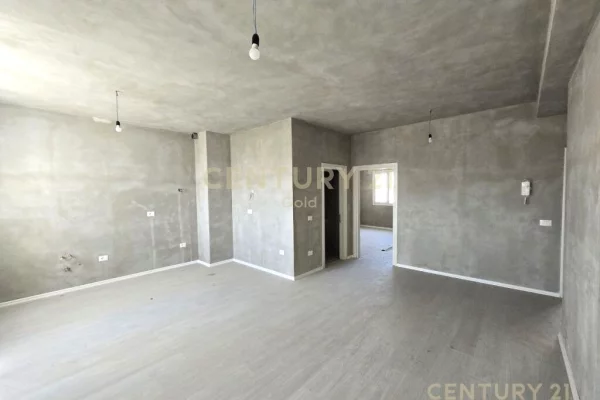 Apartment for sale in Tirana 3+1, Emty