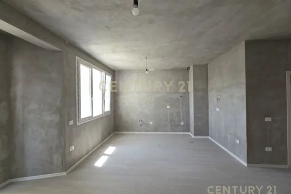 Apartment for sale in Tirana 3+1, Emty