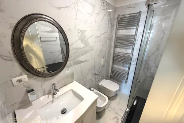 Shtepi me qera Apartament ne Tirane, 2+1, Mobilimi E mobiluar, Pagesa 3,000  Euro.