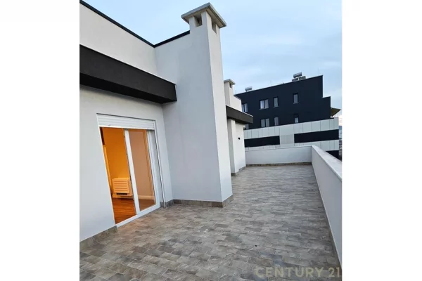 Penthouse (panoramic top floor) for sale in Tirana 3+1, In Part