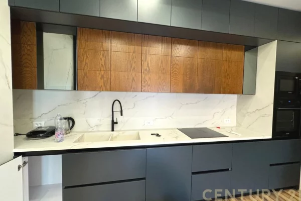 Appartamento in vendita a Tirana 2+1, Arredato