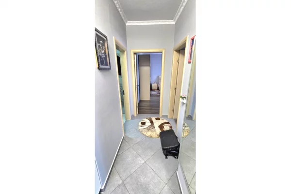 Appartamento in vendita a Tirana 2+1, Arredato