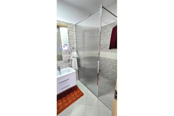 Appartamento in vendita a Tirana 2+1, Arredato