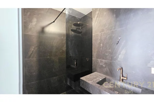 Appartamento in vendita a Tirana 3+1, Arredato