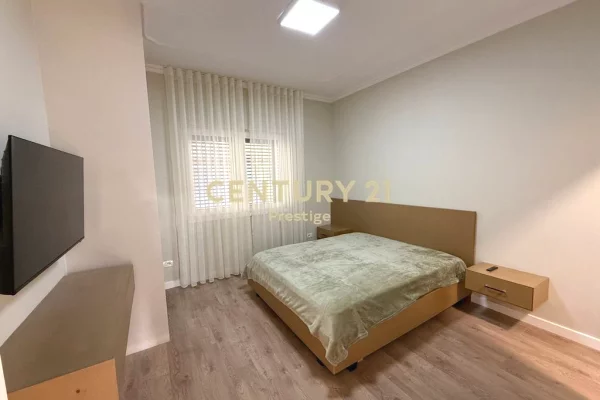Shtepi me qera Apartament ne Tirane, 2+1, Mobilimi E mobiluar, Pagesa 1,100  Euro.