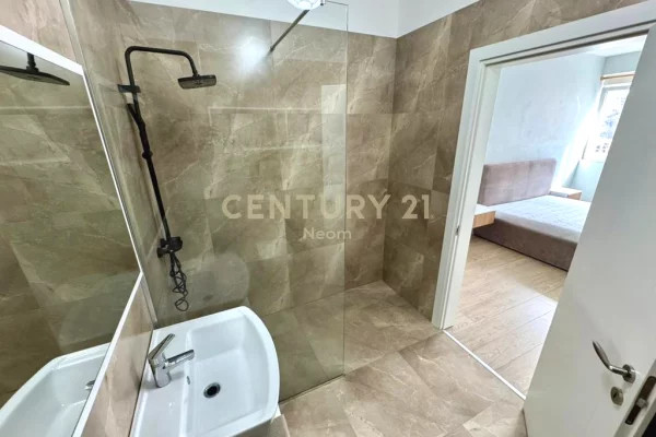 Appartamento in vendita a Tirana 2+1, Arredato