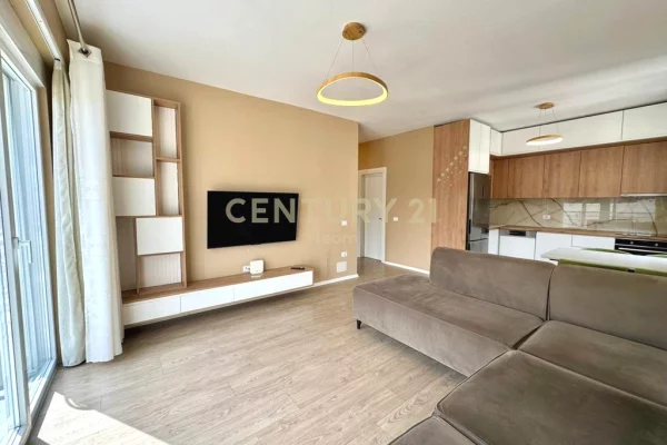 Appartamento in vendita a Tirana 2+1, Arredato