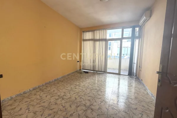 ISH BLLOKU, ZYRE PER QIRA (4+2 TUALETE + 2 BALLKONE)