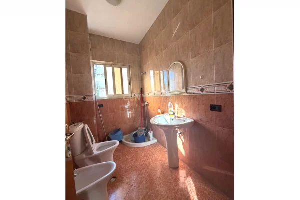 ISH BLLOKU, ZYRE PER QIRA (4+2 TUALETE + 2 BALLKONE)