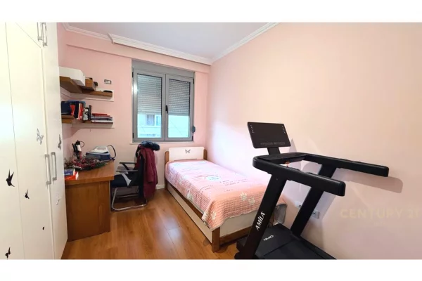 Appartamento in affitto a Tirana 2+1, Arredato