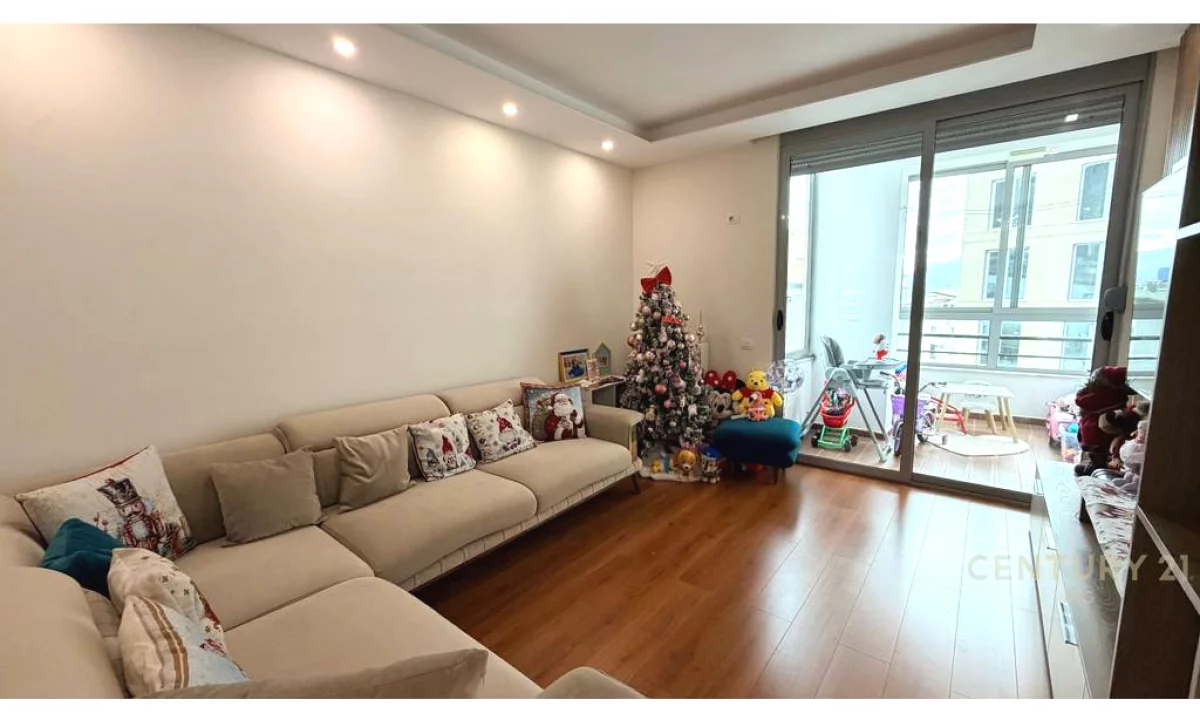 Appartamento in affitto a Tirana 2+1, Arredato