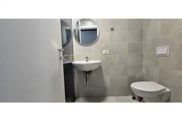 Appartamento in affitto a Tirana 2+1, Arredato