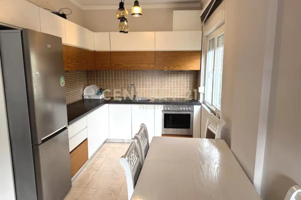 Appartamento in affitto a Tirana 2+1, Arredato