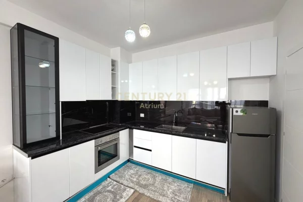 Appartamento in affitto a Tirana 1+1, Arredato