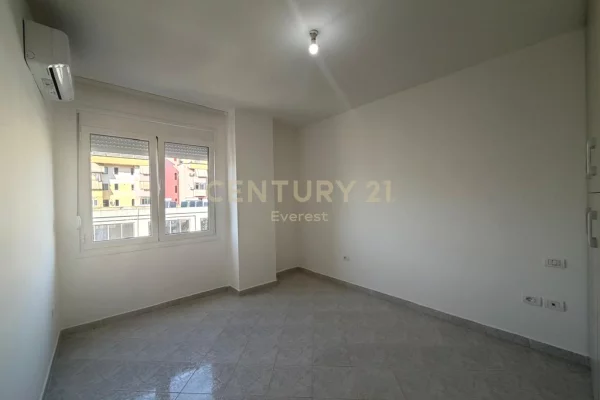 Shtepi me qera Apartament ne Tirane, 2+1, Mobilimi E mobiluar, Pagesa 500  Euro.