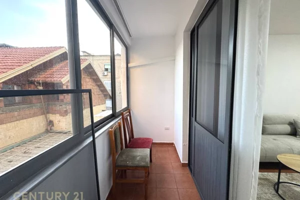 Shtepi me qera Apartament ne Tirane, 2+1, Mobilimi E mobiluar, Pagesa 500  Euro.