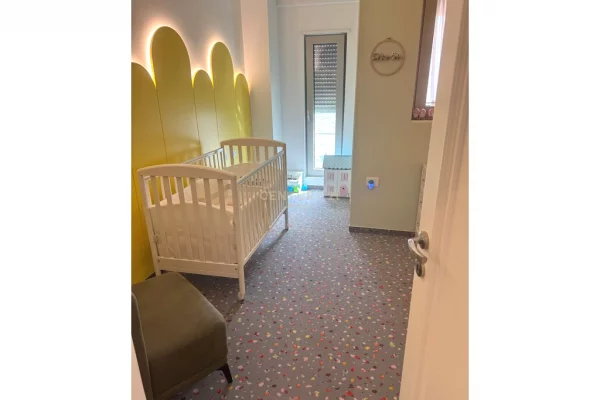 Shtepi me qera Apartament ne Tirane, 3+1, Mobilimi E mobiluar, Pagesa 1,500  Euro.